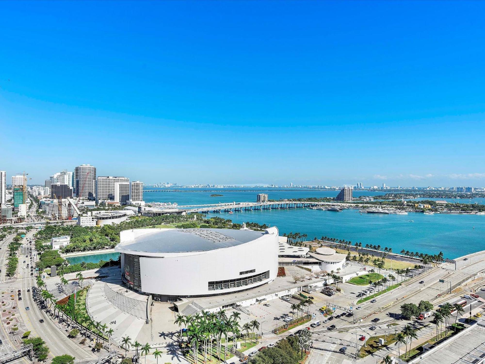 Mvr - Designer In Miami-s Tallest Tower