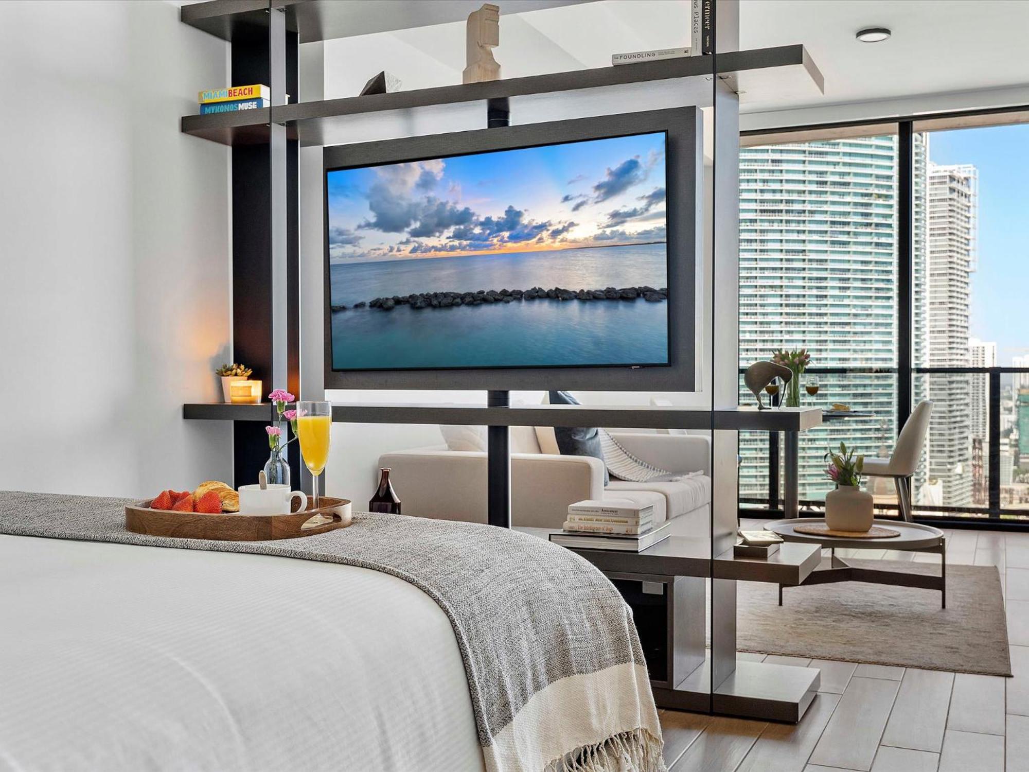 Mvr - Designer In Miami-s Tallest Tower
